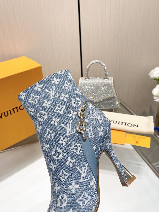 Latest LV official website series runway style 6-inch boots, updated simultaneou