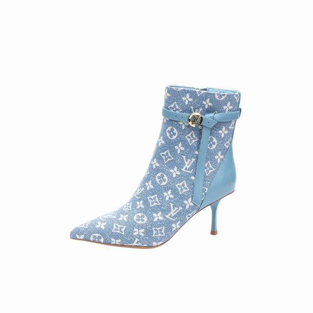 Latest Louis Vuitton Fall/Winter runway ankle boots, updated simultaneously with