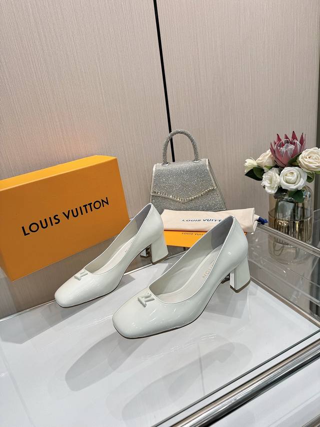 2025 Latest L Brand Spring/Summer Collection, Latest Runway and Official Website