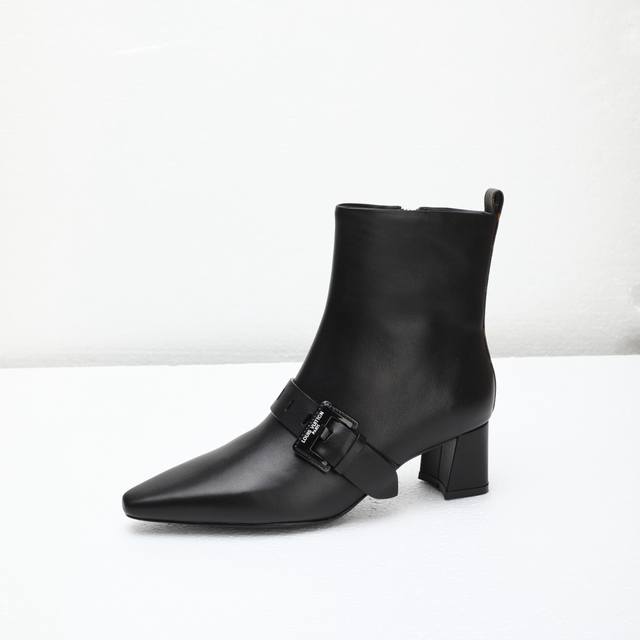 2025 Latest LV Autumn/Winter 6-inch Ankle Boots, Updated Simultaneously with Off