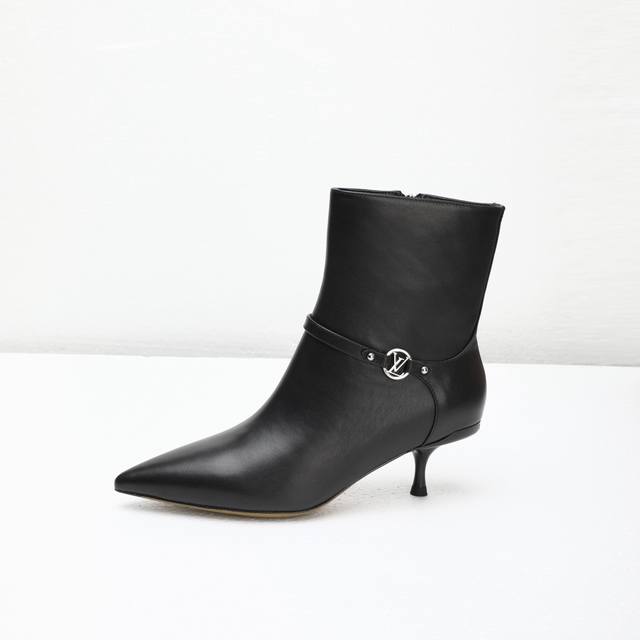 High-quality Louis Vuitton 2025 Autumn/Winter ankle boots! Perfect last, factory