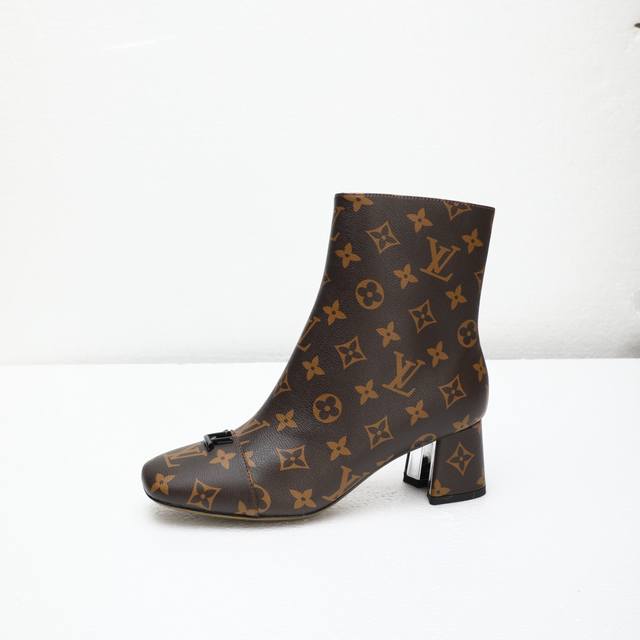 2025 Latest L Brand Autumn/Winter Runway 6-inch Ankle Boots, Official Website Se