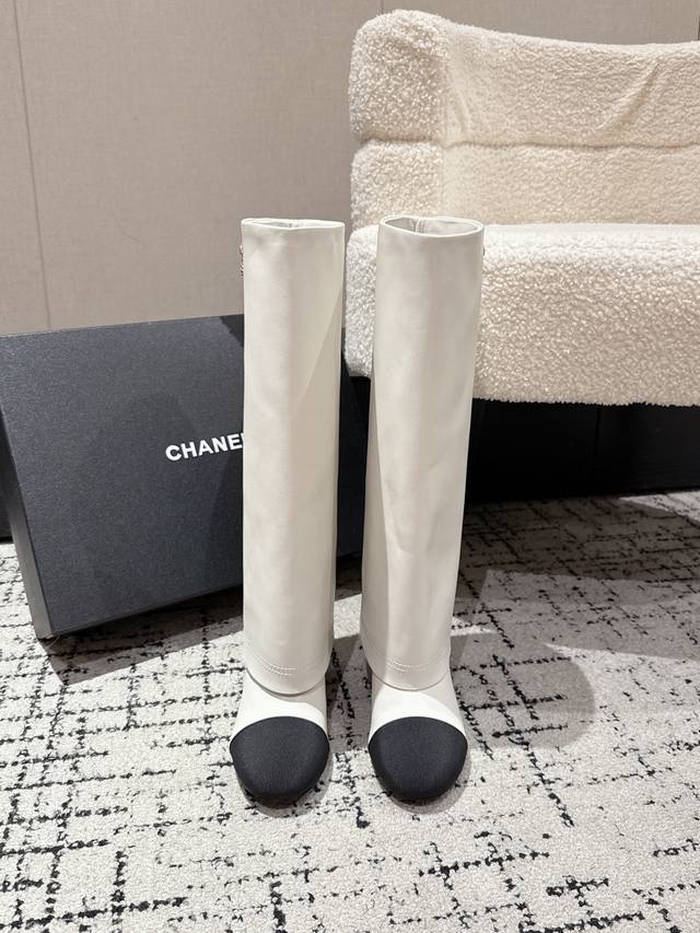 Top-tier version Chanel 25 Fall/Winter latest runway style riding trousers boots