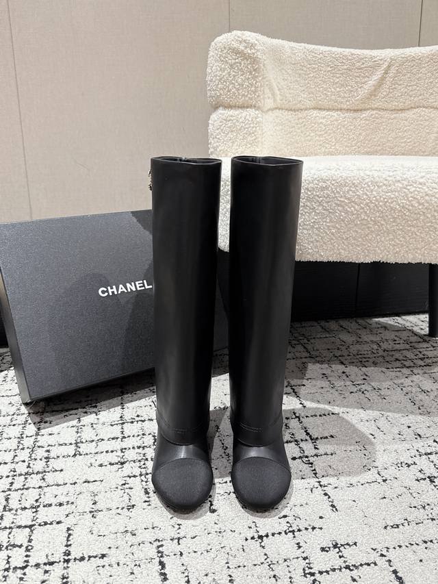 Top-tier version Chanel 25 Fall/Winter latest runway style riding trousers boots