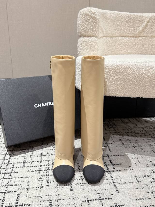 Top-tier version Chanel 25 Fall/Winter latest runway style riding trousers boots
