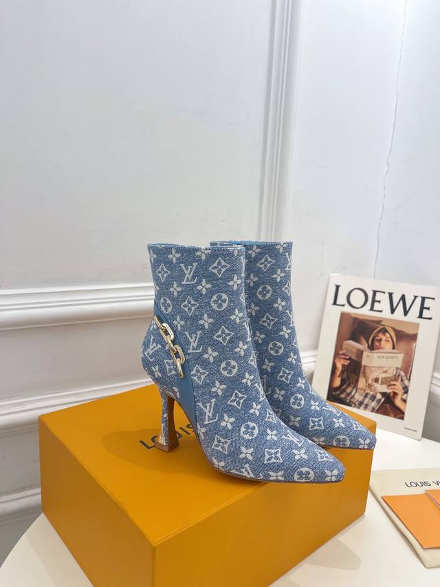 Louis Vuitton 25 2025 Autumn/Winter New Top-Tier Version The latest square-toe m