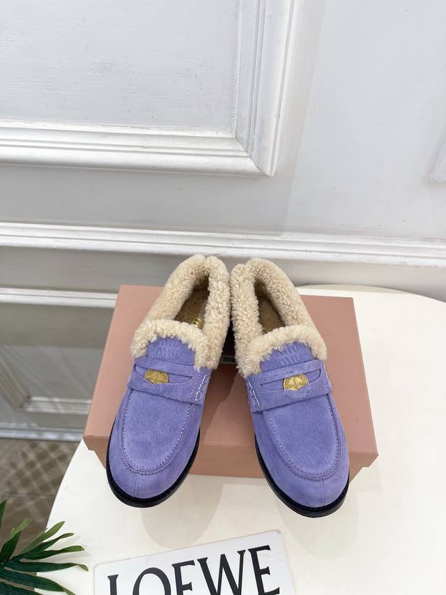 Miu Miu 25 2025 Autumn/Winter New Arrival Gold Coin Retro Furry Loafers! Bs Miu