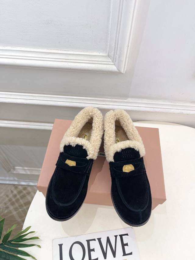 Miu Miu 25 2025 Autumn/Winter New Arrival Gold Coin Retro Fur Loafers! Bs Miu Mi