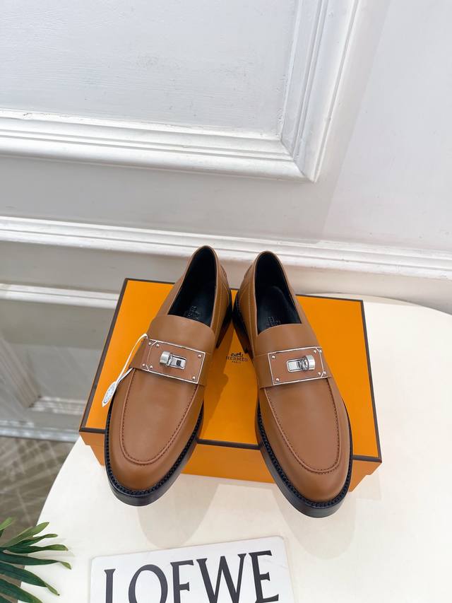 Hermes 25 2025 Autumn New Arrival Classic Oversized Kelly Buckle Loafers Series