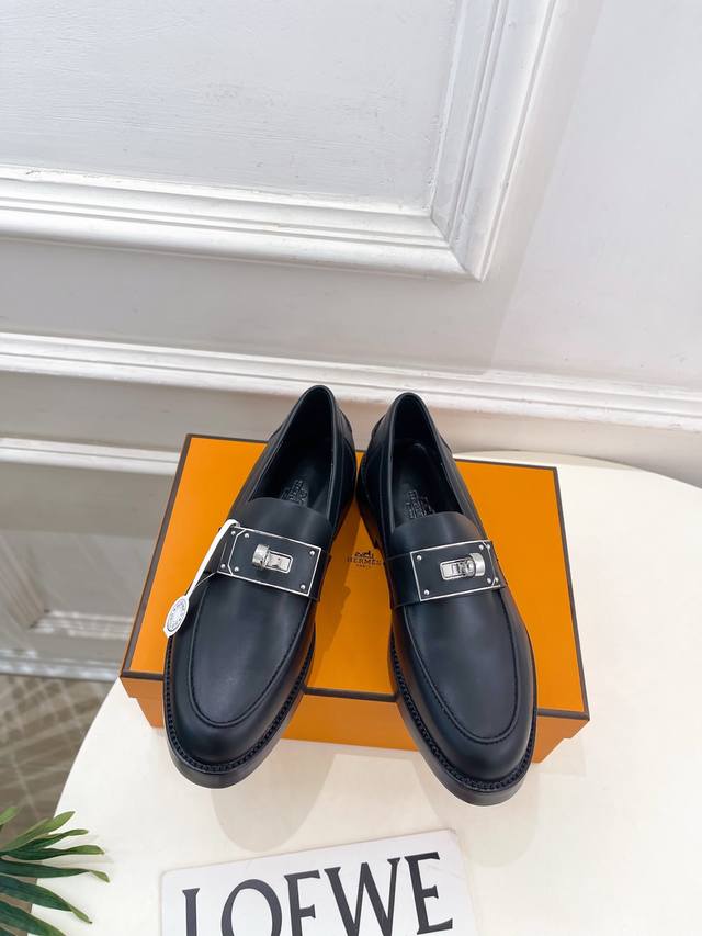 Hermes 25 2025 Autumn New Arrival Classic Oversized Kelly Buckle Loafers Series