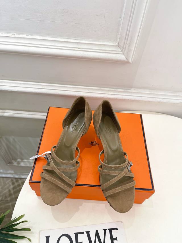 Hermes 25 2025 Autumn/Winter New Arrival Classic Kelly Buckle Lipstick High-Heel