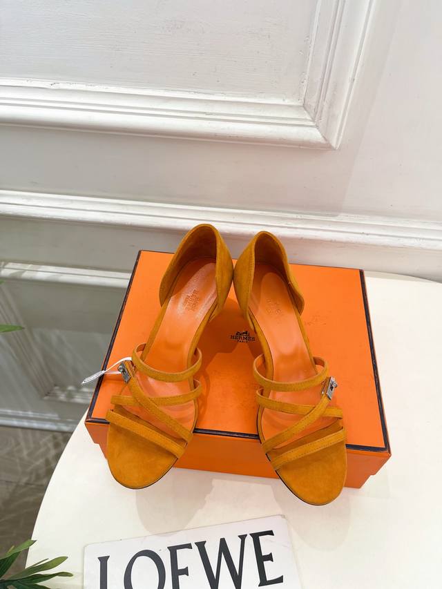 Hermes 25 2025 Autumn/Winter New Arrival Classic Kelly Buckle Lipstick High-Heel