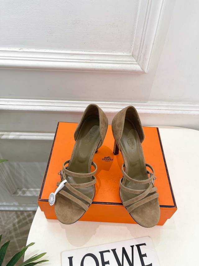 Hermes 25 2025 Autumn/Winter New Arrival Classic Kelly Buckle Lipstick High-Heel