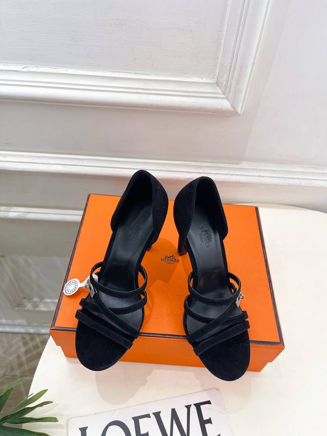 Hermes 25 2025 Autumn/Winter New Arrival Classic Kelly Buckle Lipstick High-Heel