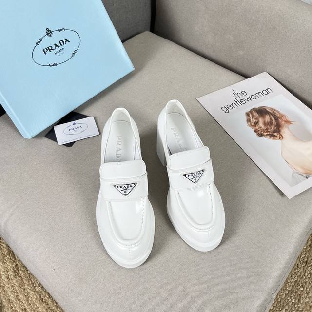 Latest model from Pujia official store. Outer leather: cow patent leather, split