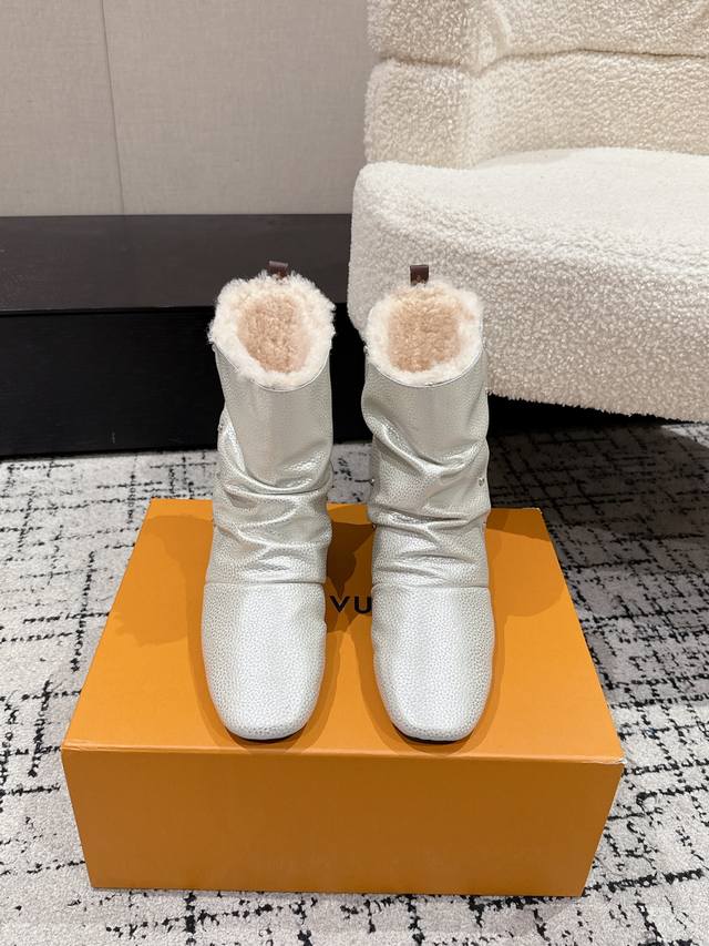 Louis Vuitton Fall/Winter Latest Runway Style Slouch Boots Highly recommended by