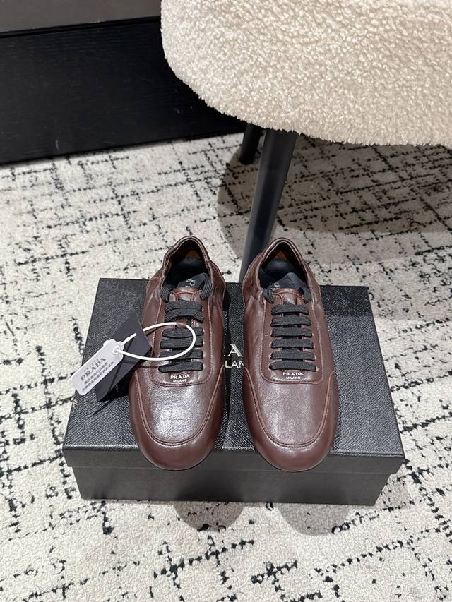 High-quality Prada 25 (latest runway casual running shoe) - This running shoe, r