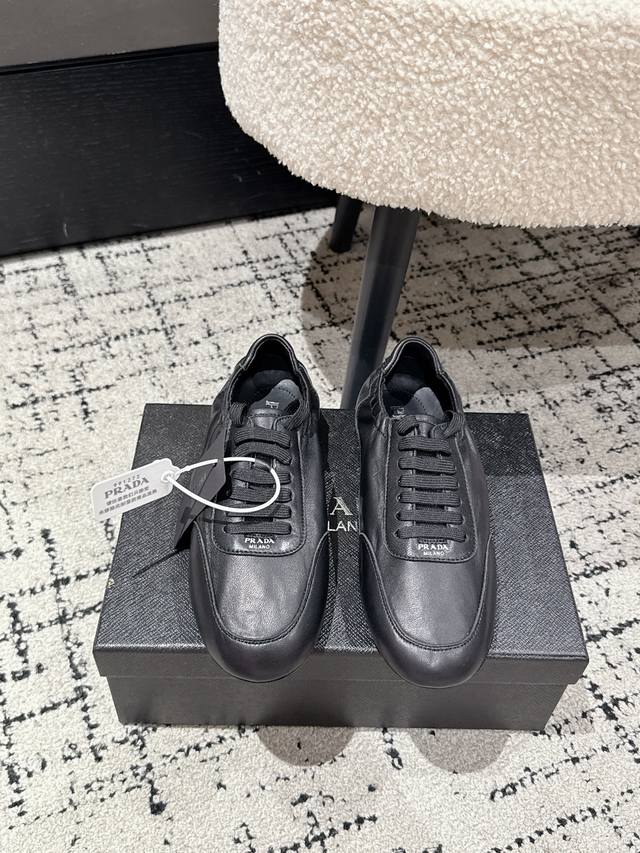 High-quality Prada 25 (latest runway casual running shoe) - This running shoe, r