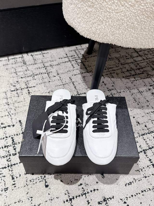 High-quality Prada 25 (latest runway casual running shoe) - This running shoe, r