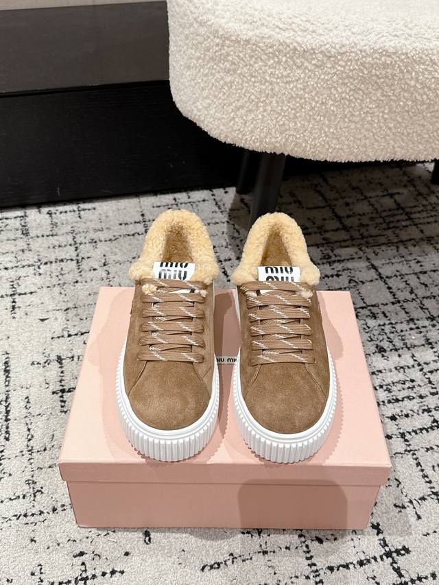 K010 Miumiu 25 Autumn/Winter New Wool Platform Biscuit Shoes A classic winter up