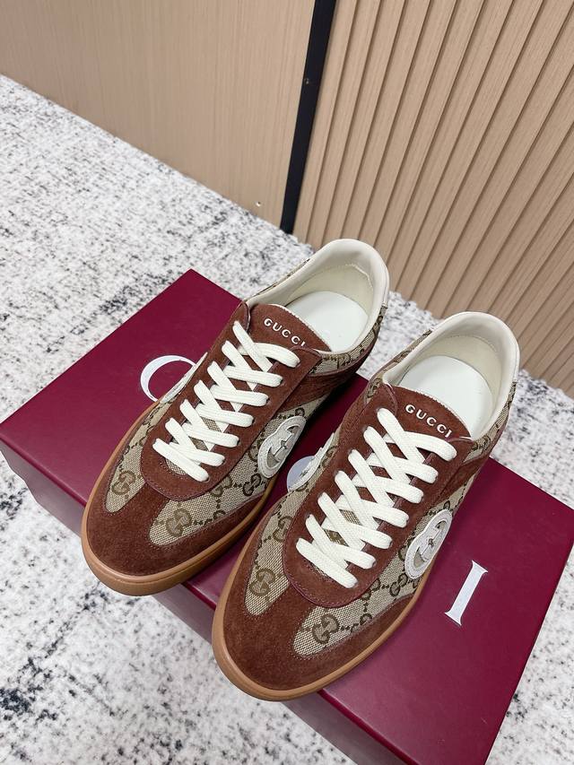 Top-tier version: Gucci latest double G couple casual sports shoes, German train