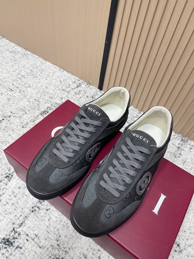 Top-tier version: Gucci latest double G couple casual sports shoes, German train
