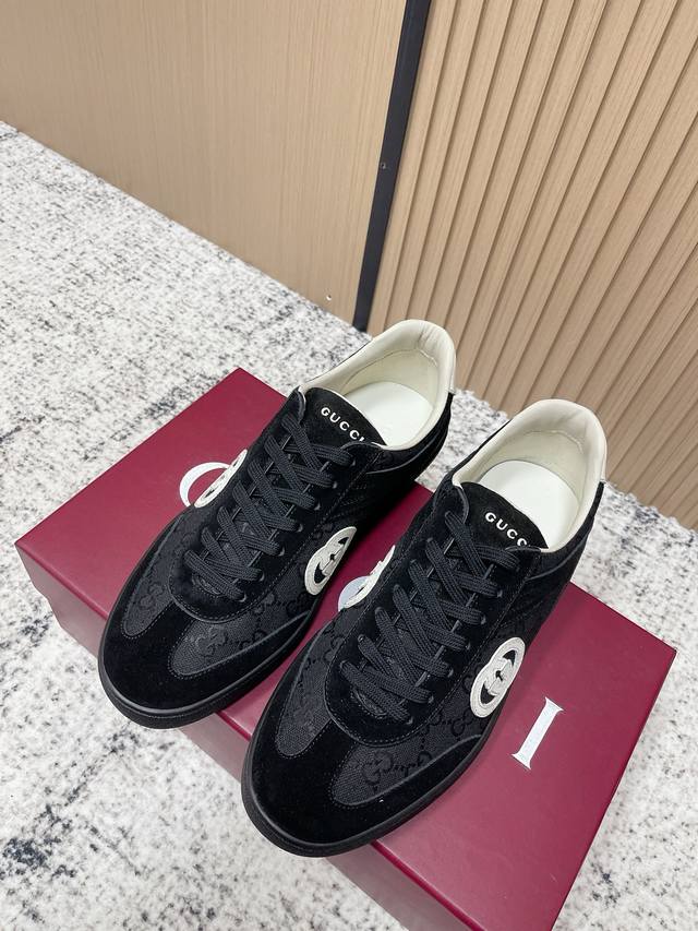 Top-tier version: Gucci latest double G couple casual sports shoes, German train