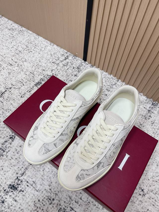 Top-tier version: Gucci latest double G couple casual sports shoes, German train