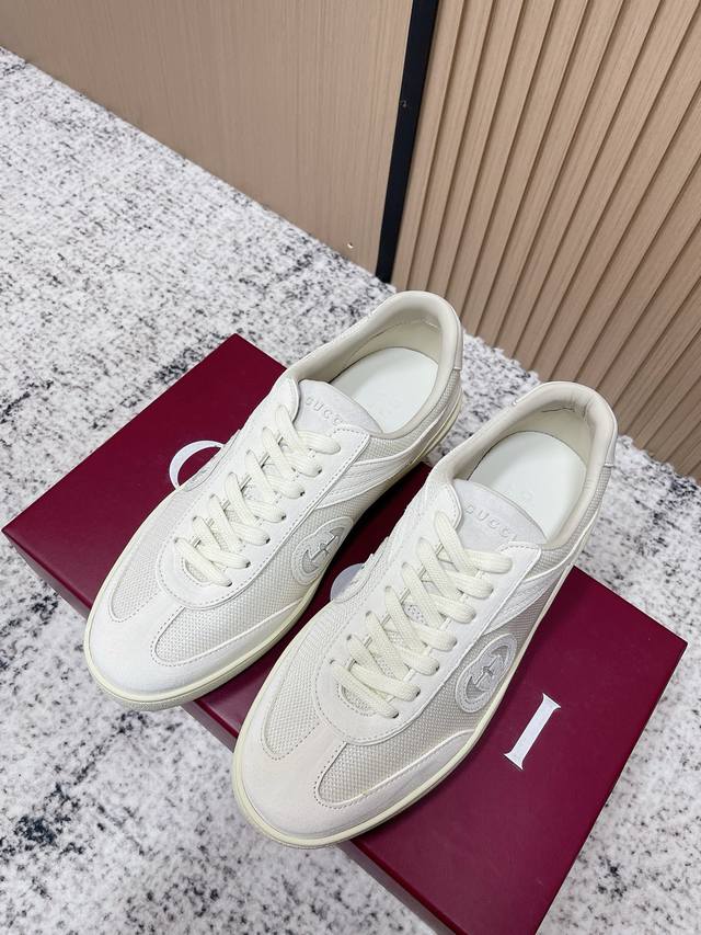 Top-tier version: Gucci latest double G couple casual sports shoes, German train