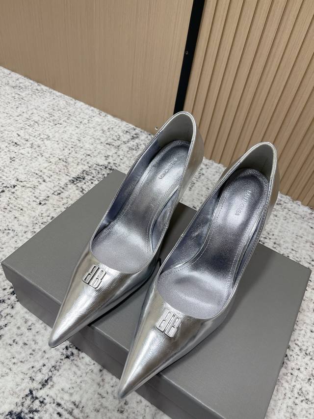 High-quality factory direct: Balenciaga Spring/Summer 2026 new Bb buckle pointed