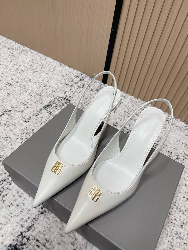 High-quality factory direct: Balenciaga Spring/Summer 2026 new Bb buckle pointed