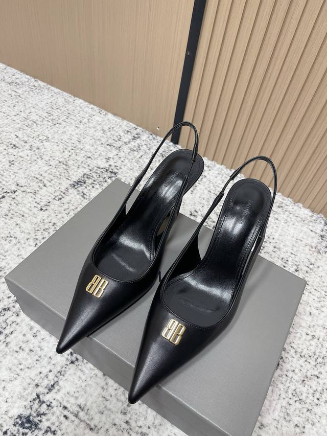 High-quality factory direct: Balenciaga Spring/Summer 2026 new Bb buckle pointed