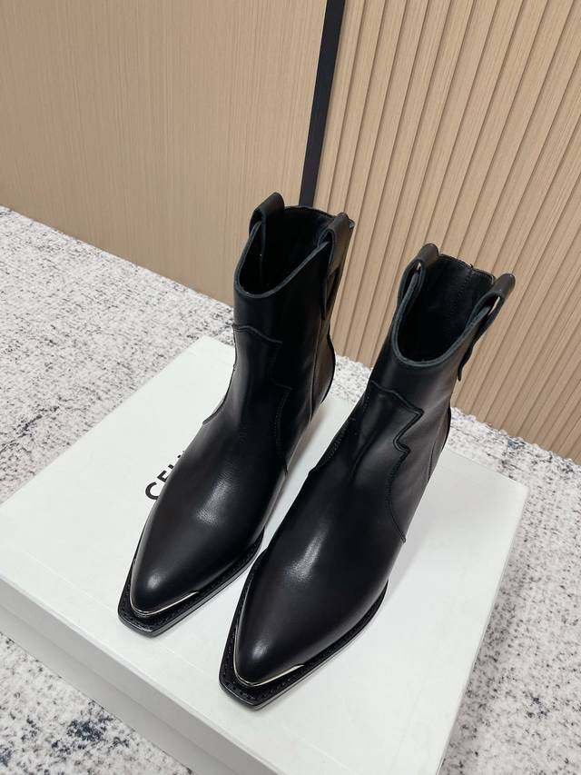 Top-tier version: Celine 2025 Autumn/Winter New British Style Retro High-Heeled