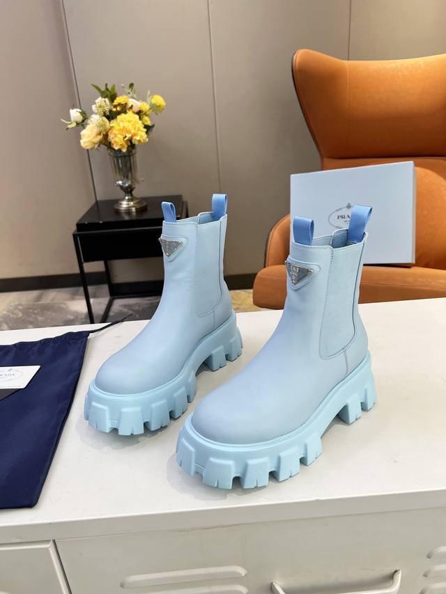 Top-tier Sss releases the Prada ankle boot series, featuring the Prada early aut