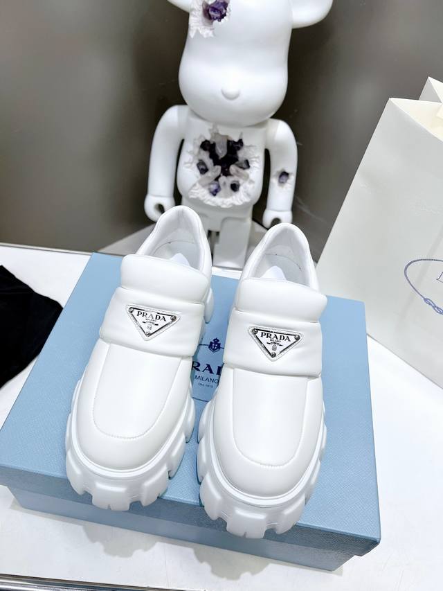 Factory Price P, Top Version Prada New Black Super Soft First Layer Calfskin Thi