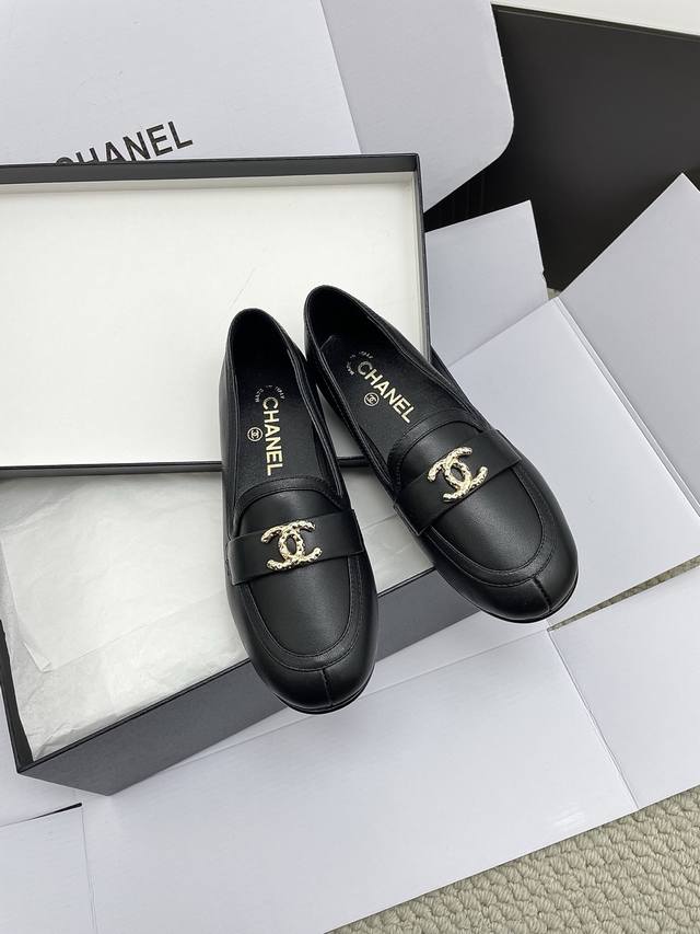 High-quality Chanel 25Ss loafers, perfect for autumn and winter. A must-have fro