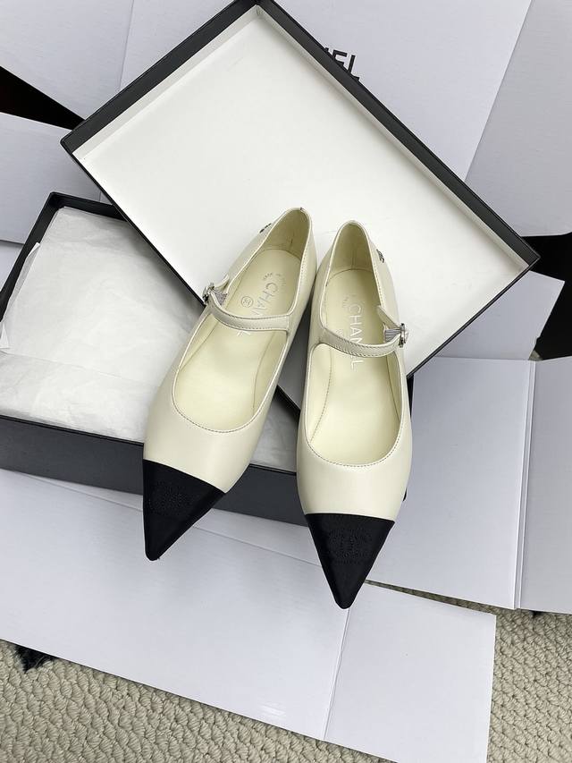 High-quality imported Chanel Mary Jane shoes (25Ss) in a high-end box. These poi