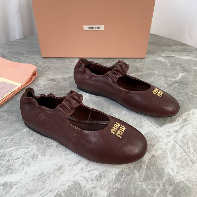 Miumiu Mary Jane Shoes Upper: Imported super soft sheepskin, high-gloss cow sued