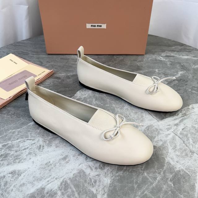 Miumiu Mary Jane Shoes Upper: Imported super soft sheepskin Lining: Mixed sheeps