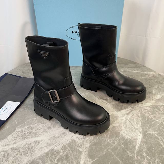 Leather, Suede 390 Latest model from P brand Upper: Imported full-grain cowhide,