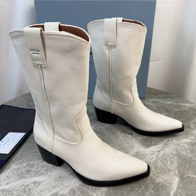 Rubber sole, leather sole Latest model Upper: Imported lychee-patterned cowhide,