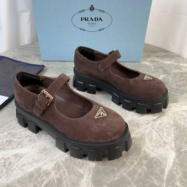 Latest P brand model. Outer layer: Imported split-edge beads, cowhide, suede. Li