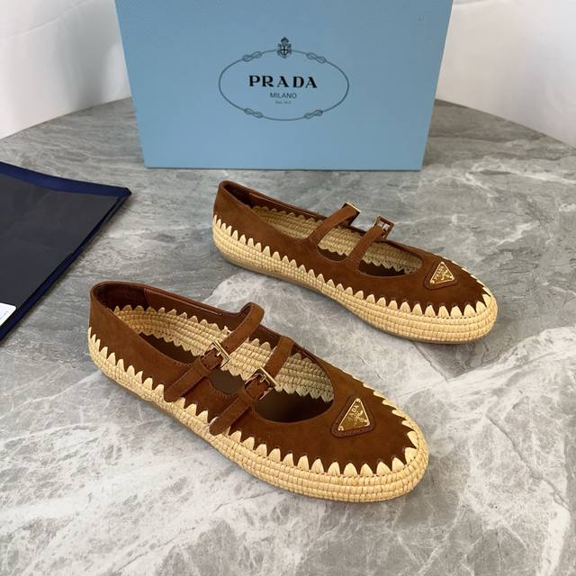 Latest hand-woven design from Pixnet. Outer: Imported raffia + sheepskin, sheeps