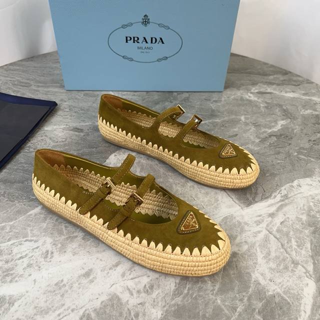 Latest hand-woven design from Pixnet. Outer: Imported raffia + sheepskin, sheeps