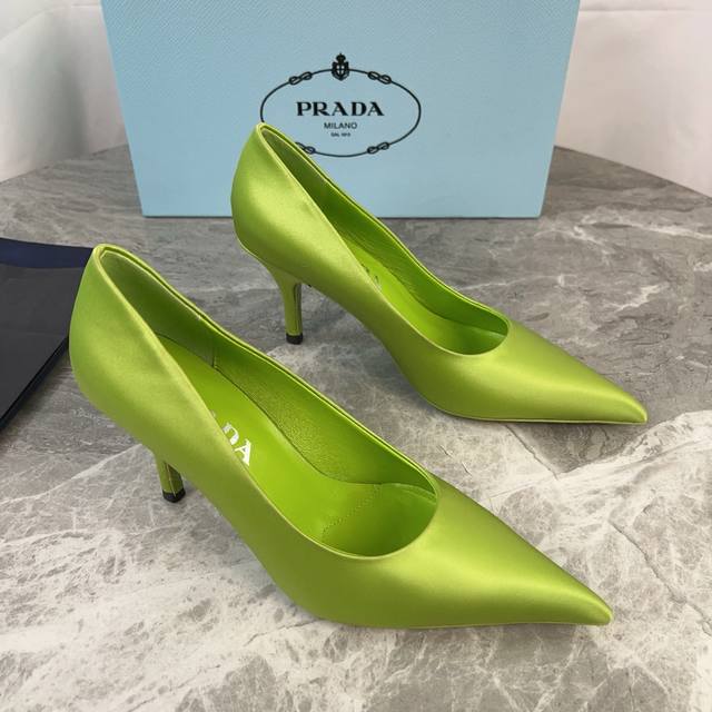 Latest top-tier version from P brand. Upper: Imported genuine silk satin. Lining