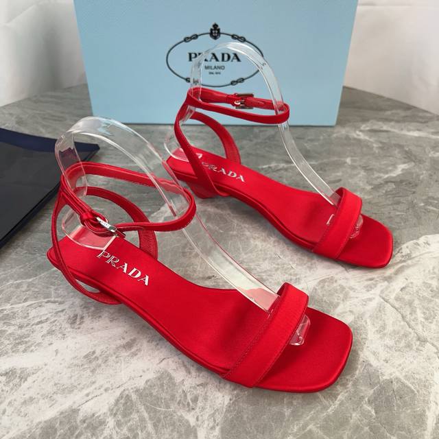 Latest top-tier version from Pixnet. Upper: Imported genuine silk satin. Lining: