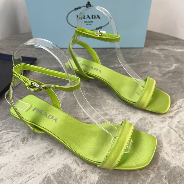 Latest top-tier version from P brand. Upper: Imported genuine silk satin. Lining