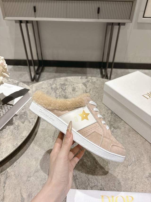 Christian Dior casual white sneakers, wool half-length slippers, a super versati