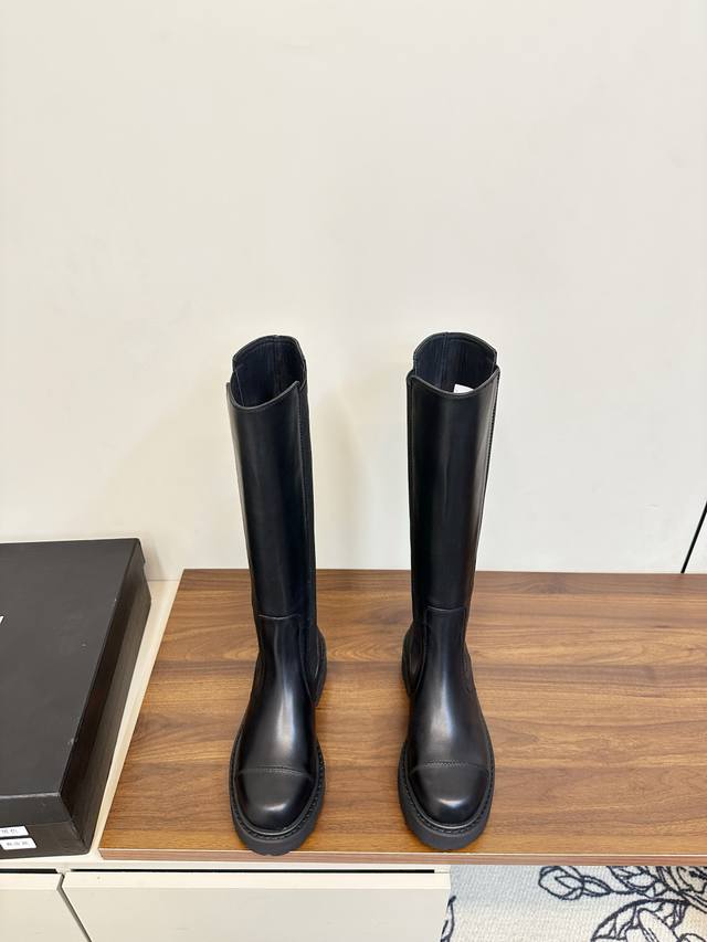 Chanel 24K New Chelsea Boots, Rider Boots, Fall/Winter Runway Style, Super Flatt