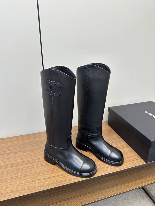 Chanel * Autumn/Winter New Arrival Short Boots 660 These riding boots are truly